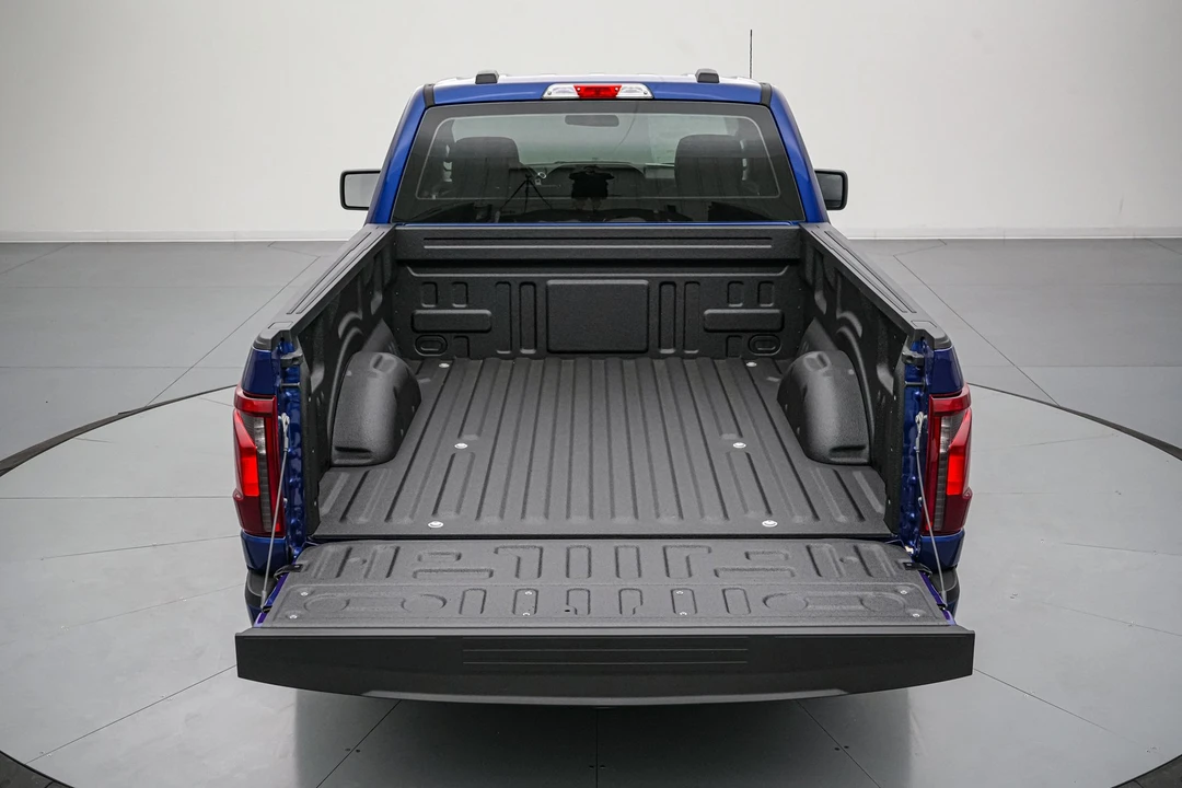 2026 Ford F-150 Lightning 14th Gen - Image 8 of 31