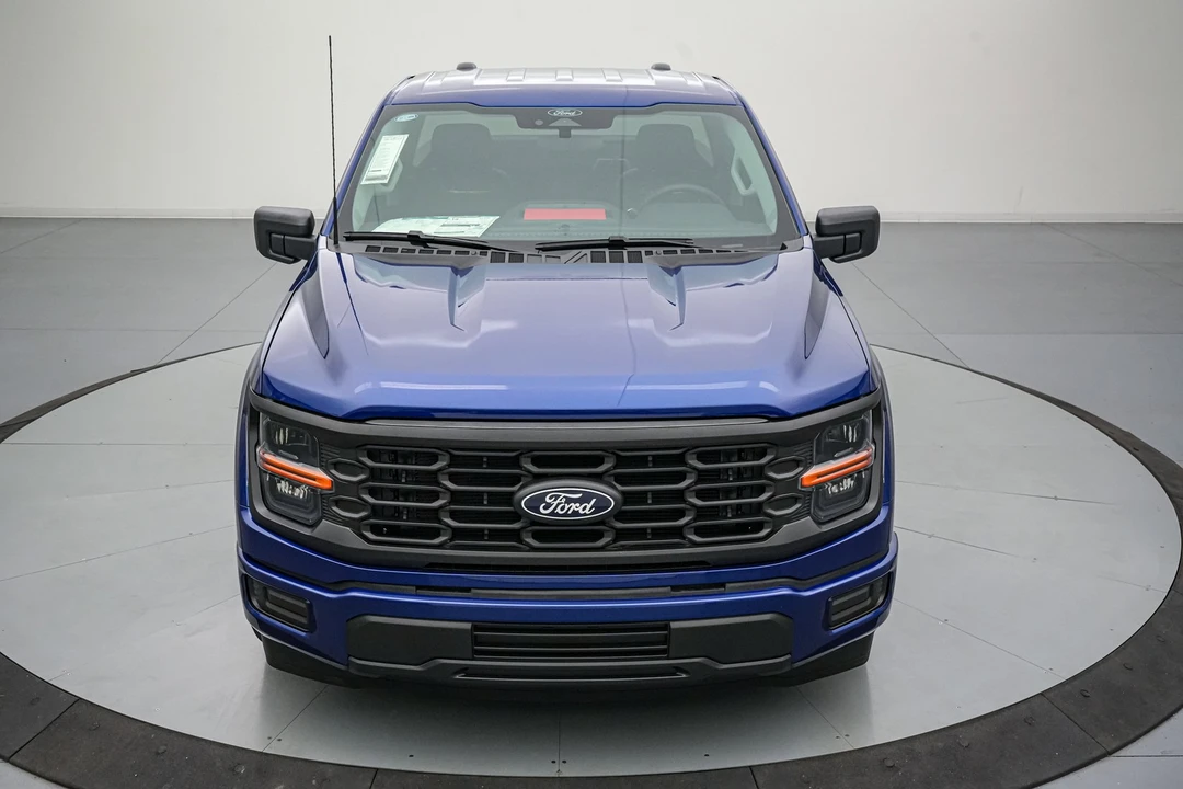 2026 Ford F-150 Lightning 14th Gen - Image 12 of 31