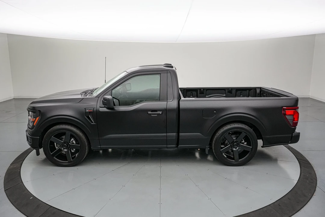 2026 Ford F-150 Lightning 14th Gen - Image 10 of 31
