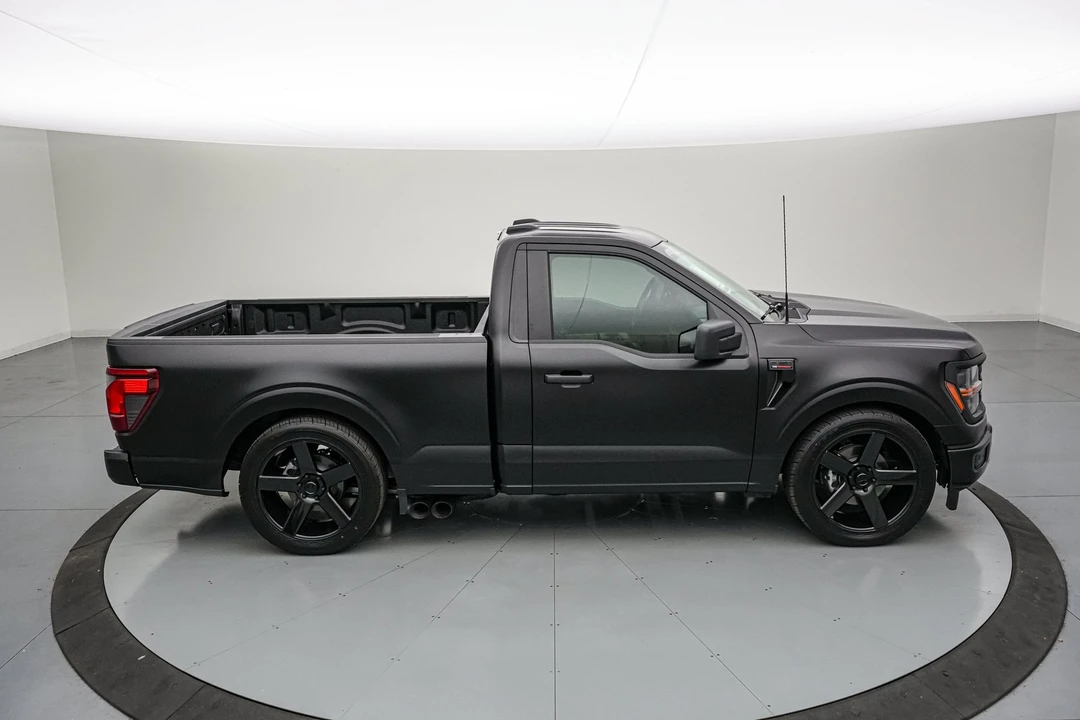 2026 Ford F-150 Lightning 14th Gen - Image 5 of 31