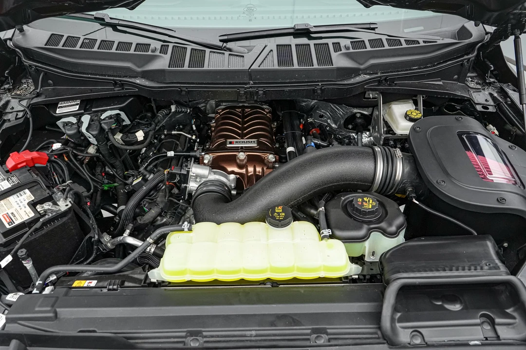2026 Ford F-150 Lightning 14th Gen - Image 16 of 31