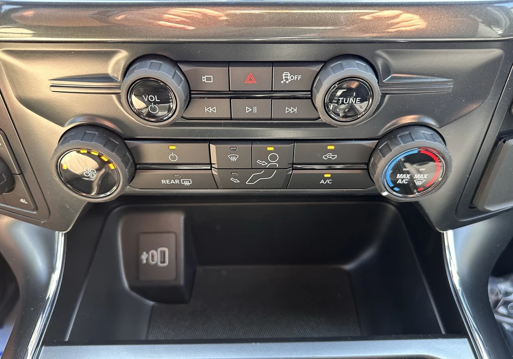 2026 Ford F-150 14th Gen - Image 27 of 29