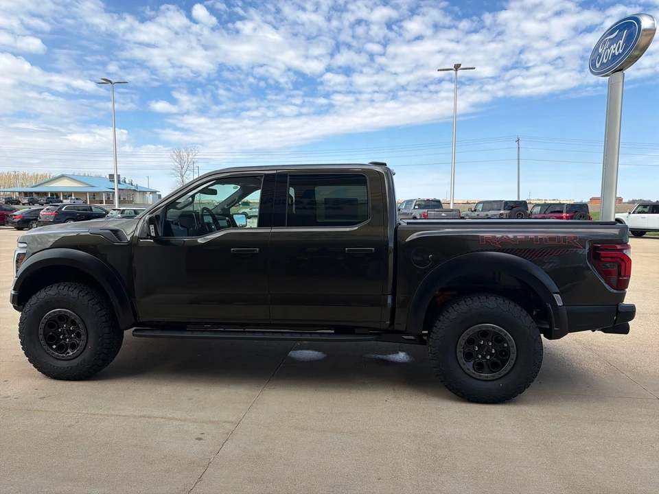 2026 Ford F-150 Raptor 14th Gen - Image 14 of 31