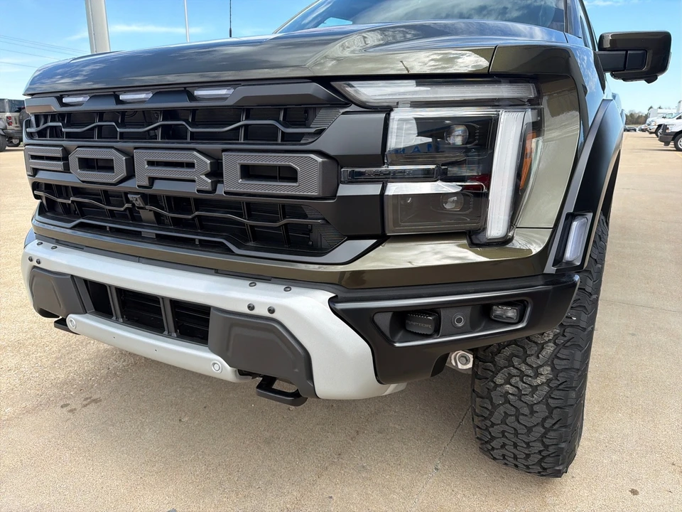 2026 Ford F-150 Raptor 14th Gen - Image 9 of 31