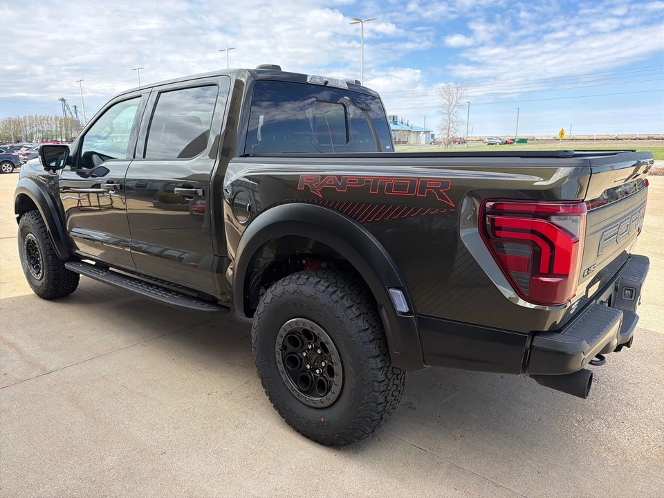 2026 Ford F-150 Raptor 14th Gen - Image 15 of 31