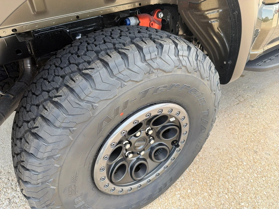 2026 Ford F-150 Raptor 14th Gen - Image 3 of 31