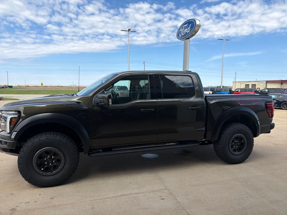 2026 Ford F-150 Raptor 14th Gen - Image 13 of 31