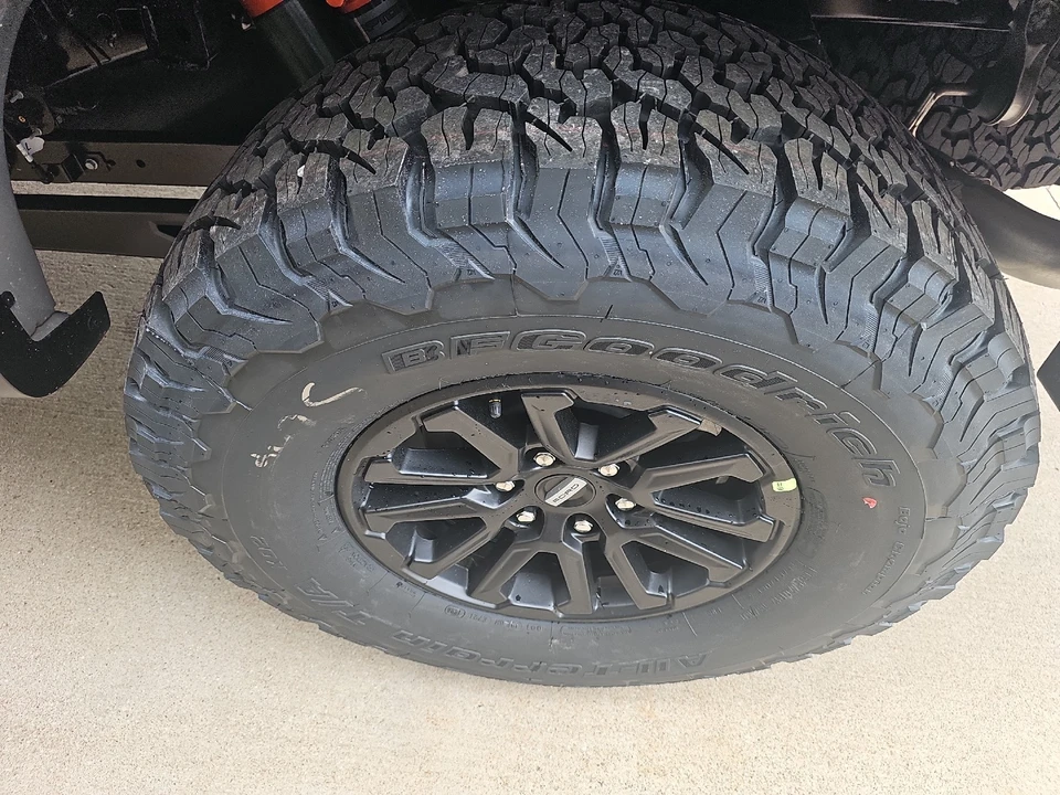 2026 Ford F-150 Raptor 14th Gen - Image 14 of 27