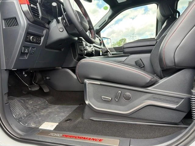 2026 Ford F-150 Raptor 14th Gen - Image 15 of 31