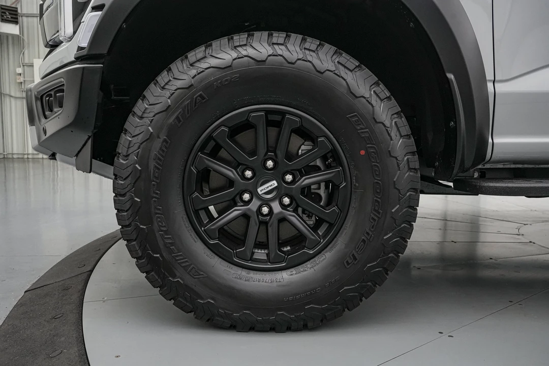 2026 Ford F-150 Raptor 14th Gen - Image 11 of 31