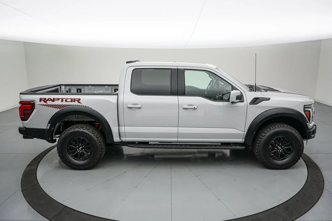 2026 Ford F-150 Raptor 14th Gen - Image 3 of 31