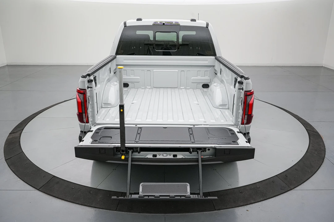 2026 Ford F-150 Raptor 14th Gen - Image 6 of 31
