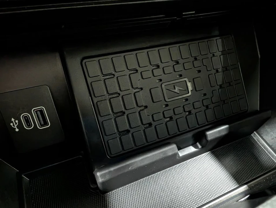 2026 Ford F-150 Raptor 14th Gen - Image 11 of 31