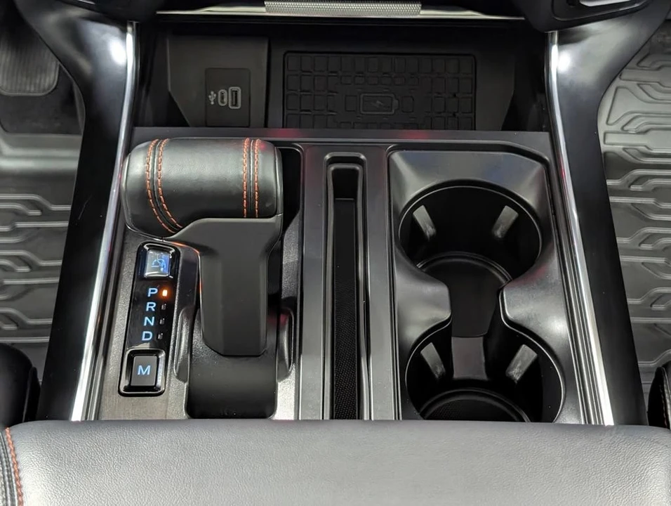 2026 Ford F-150 Raptor 14th Gen - Image 10 of 31