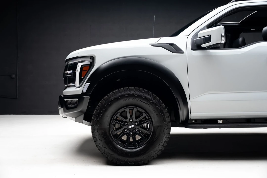 2026 Ford F-150 Raptor 14th Gen - Image 20 of 31