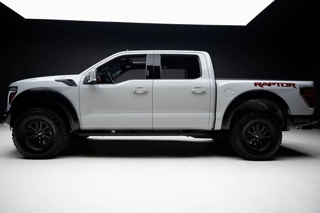 2026 Ford F-150 Raptor 14th Gen - Image 19 of 31