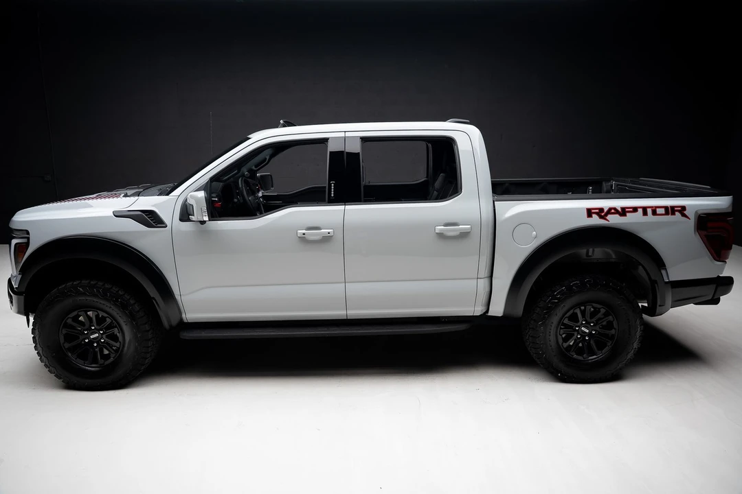 2026 Ford F-150 Raptor 14th Gen - Image 18 of 31
