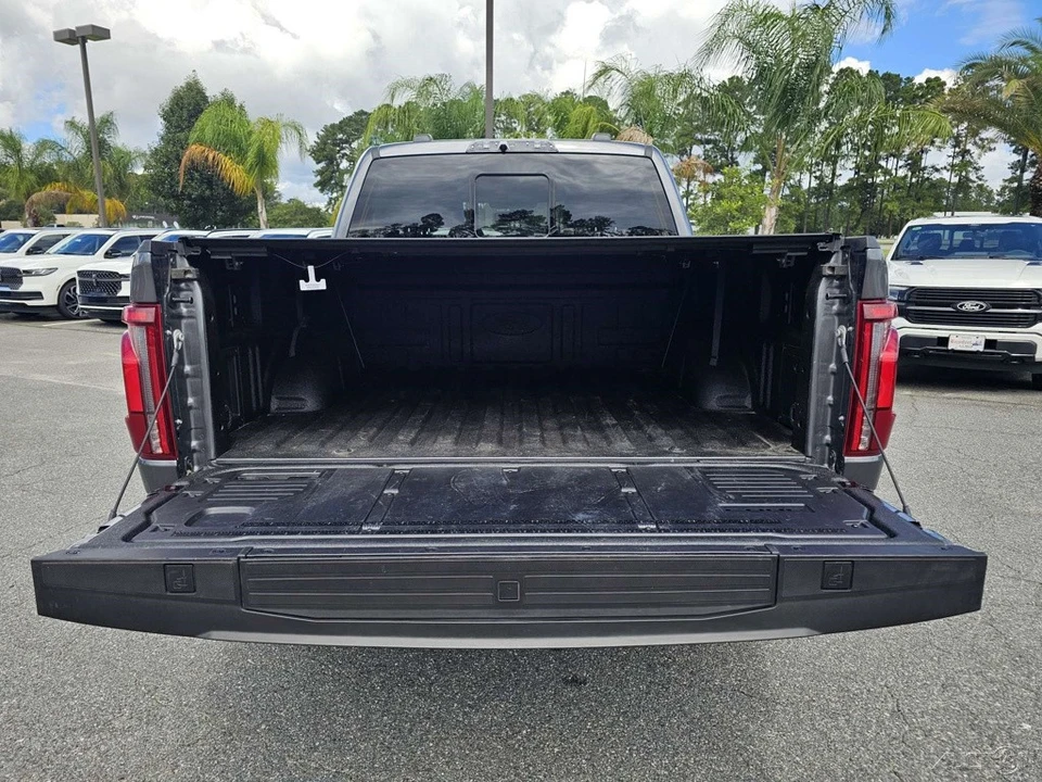 2026 Ford F-150 Raptor 14th Gen - Image 13 of 24