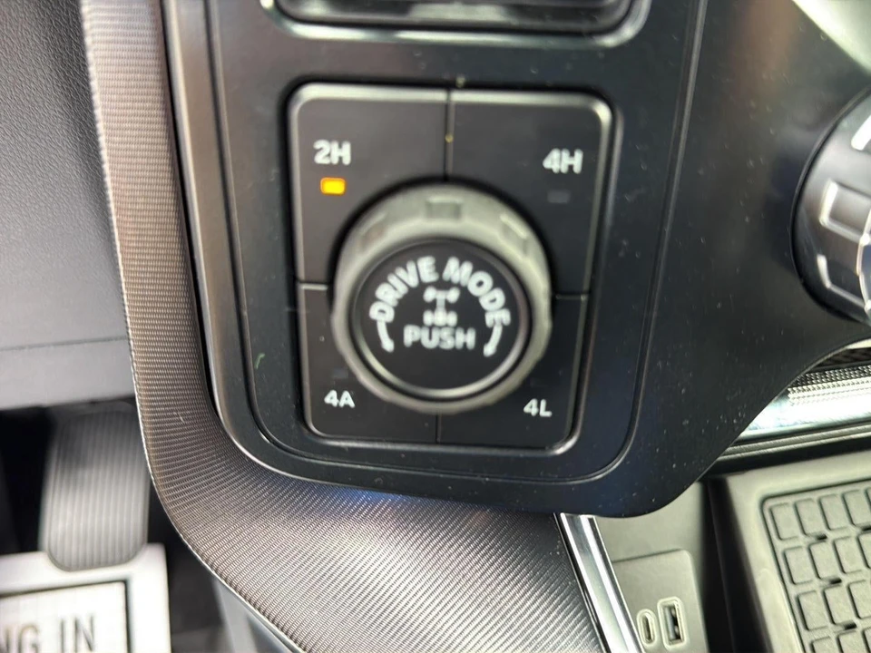 2026 Ford F-150 Raptor 14th Gen - Image 19 of 29