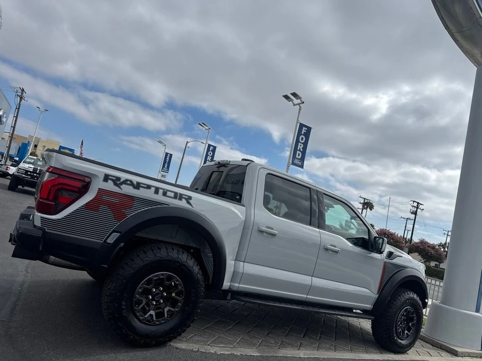 2026 Ford F-150 Raptor 14th Gen - Image 2 of 31