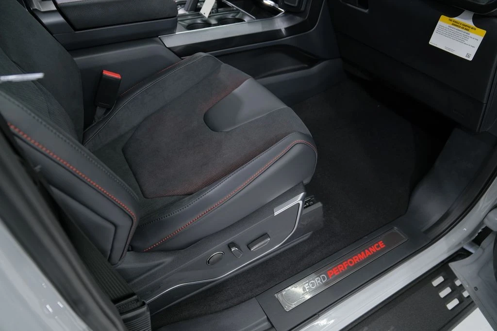 2026 Ford F-150 Raptor 14th Gen - Image 24 of 31