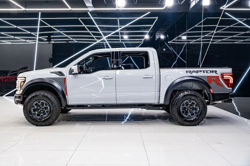 2026 Ford F-150 Raptor 14th Gen - Image 25 of 31
