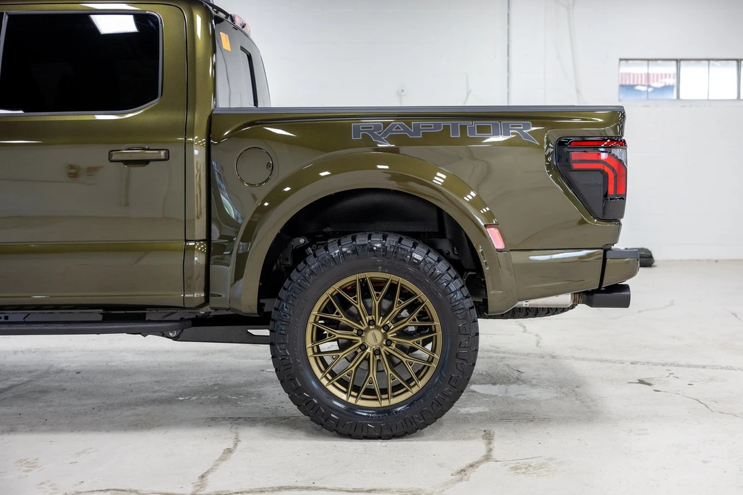 2026 Ford F-150 Raptor 14th Gen - Image 24 of 31