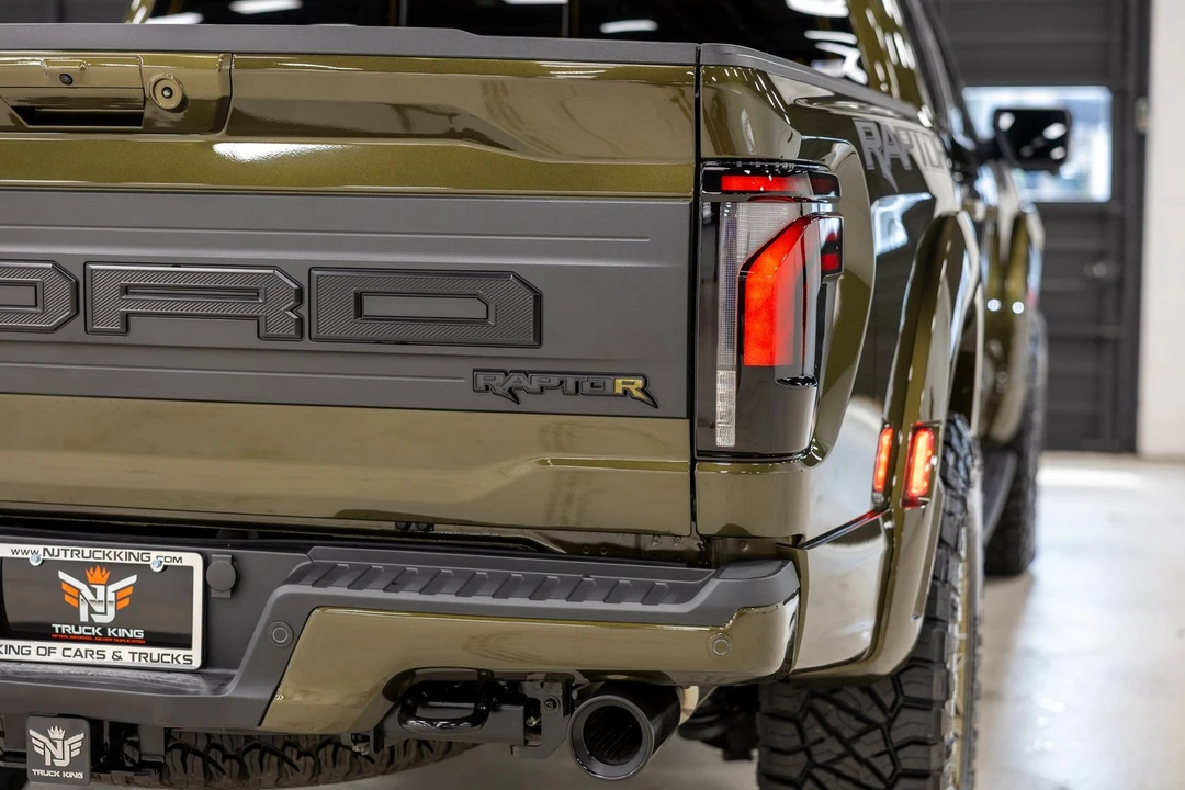 2026 Ford F-150 Raptor 14th Gen - Image 21 of 31