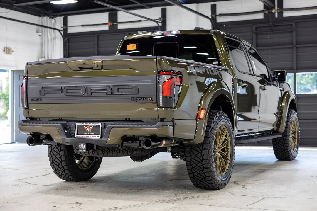 2026 Ford F-150 Raptor 14th Gen - Image 20 of 31