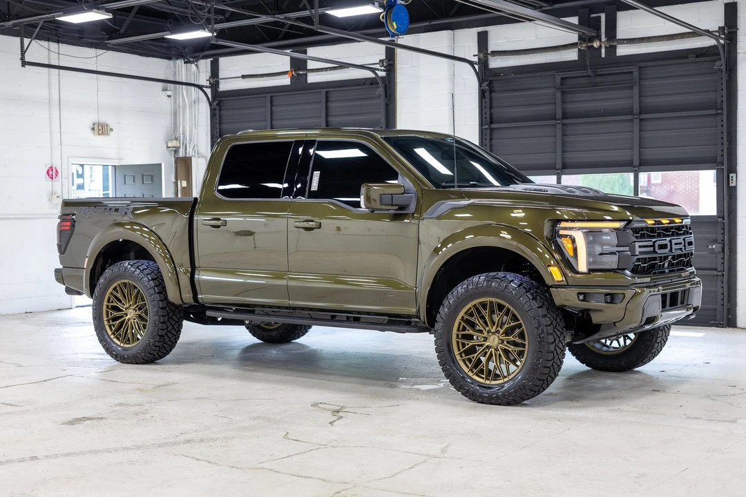 2026 Ford F-150 Raptor 14th Gen - Image 15 of 31