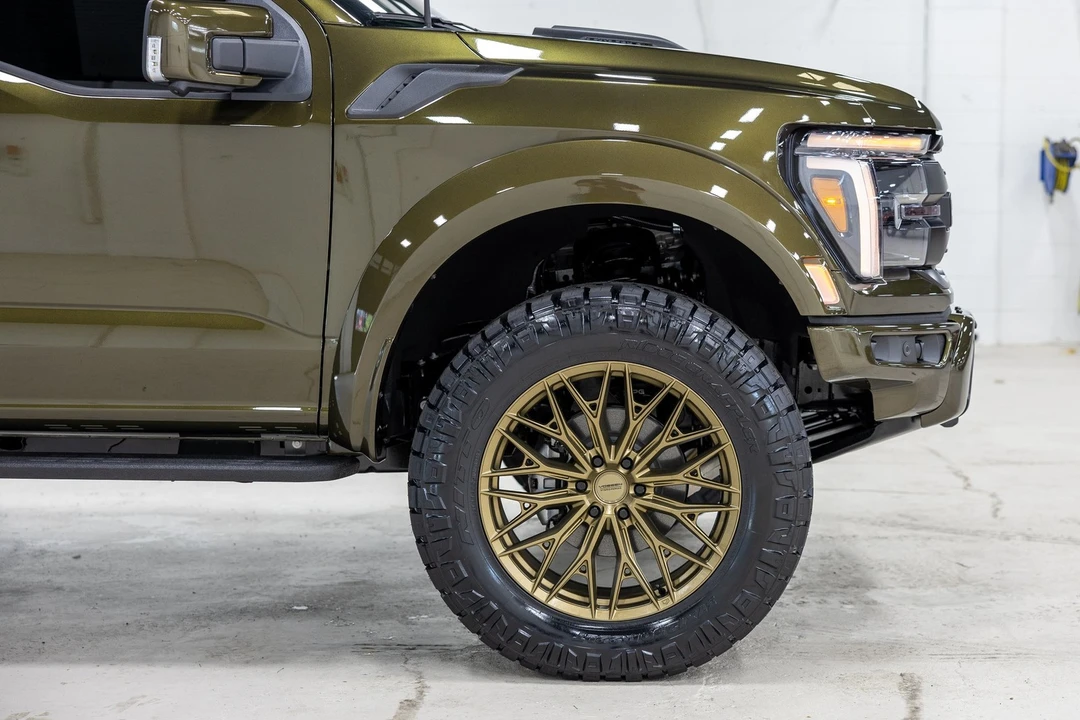 2026 Ford F-150 Raptor 14th Gen - Image 13 of 31
