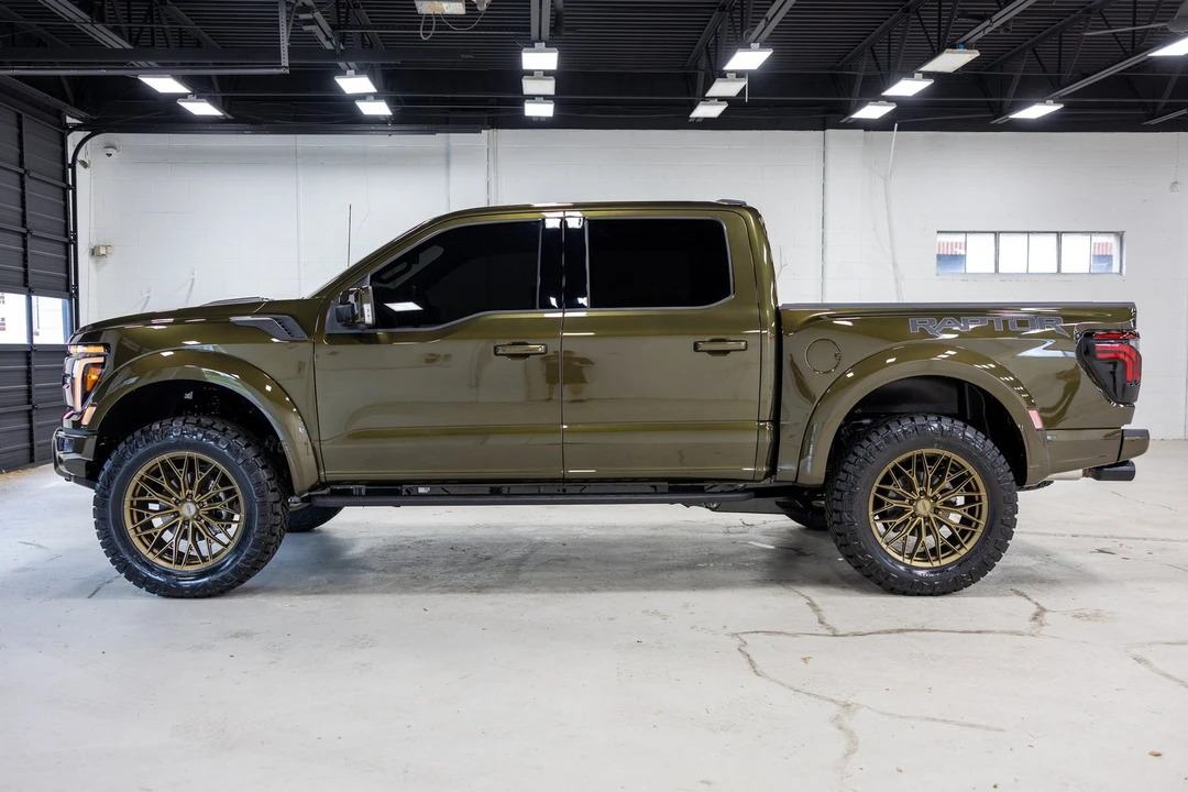 2026 Ford F-150 Raptor 14th Gen - Image 25 of 31