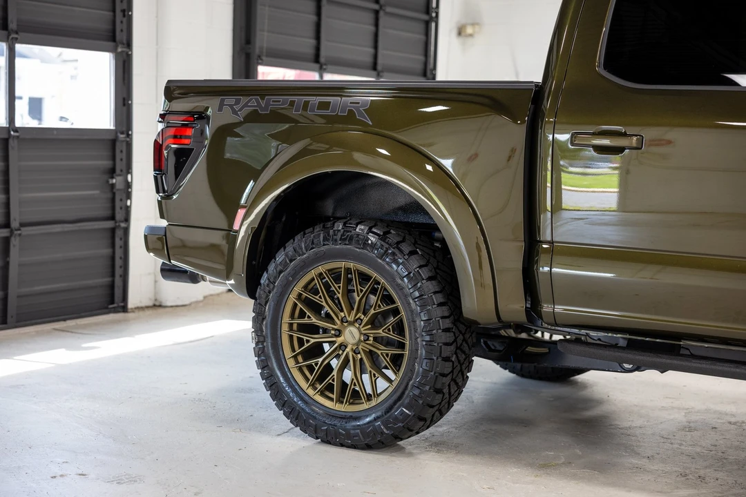 2026 Ford F-150 Raptor 14th Gen - Image 14 of 31