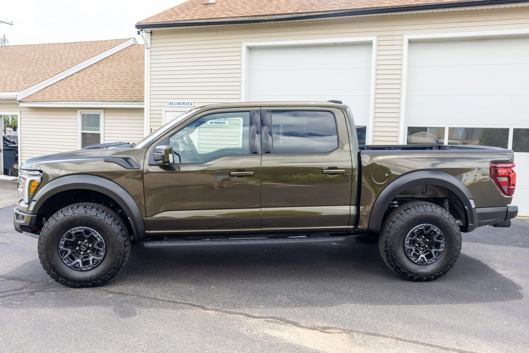 2026 Ford F-150 Raptor 14th Gen - Image 9 of 31