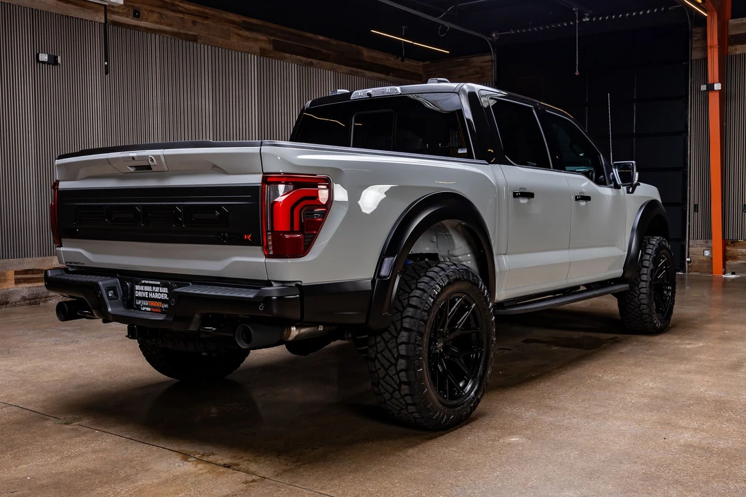 2026 Ford F-150 Raptor 14th Gen - Image 10 of 31