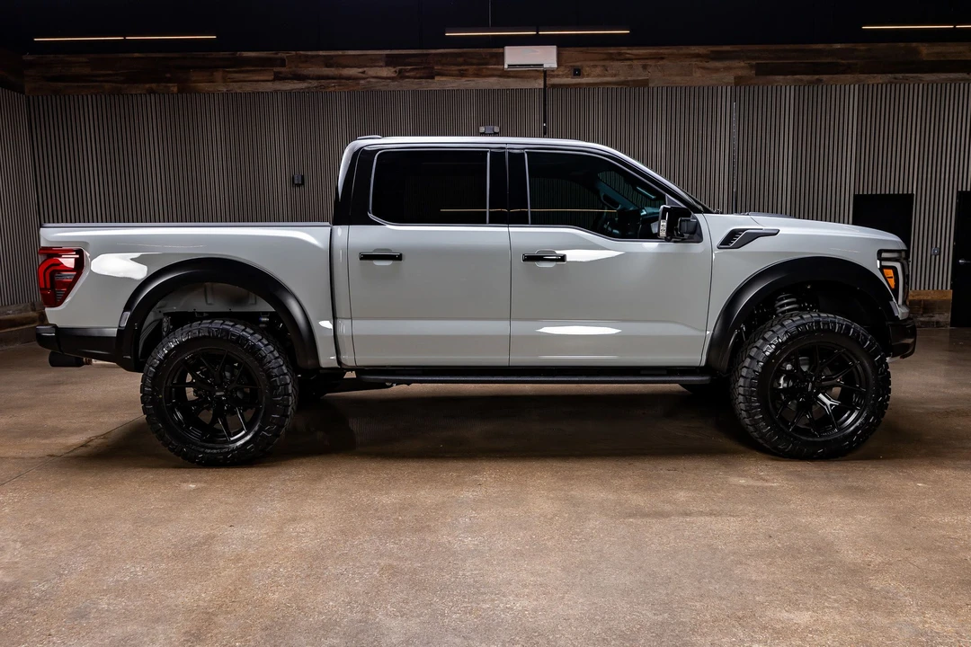 2026 Ford F-150 Raptor 14th Gen - Image 11 of 31
