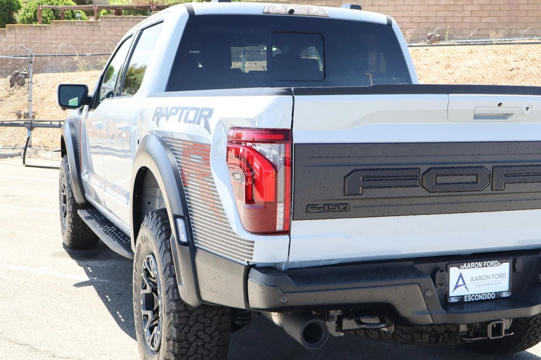 2026 Ford F-150 Raptor 14th Gen - Image 16 of 31