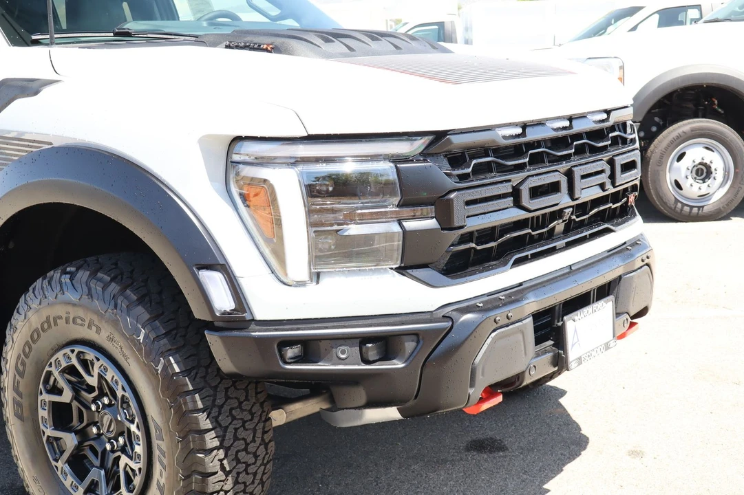 2026 Ford F-150 Raptor 14th Gen - Image 9 of 31