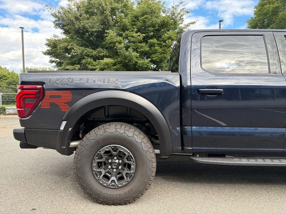 2026 Ford F-150 Raptor 14th Gen - Image 10 of 20