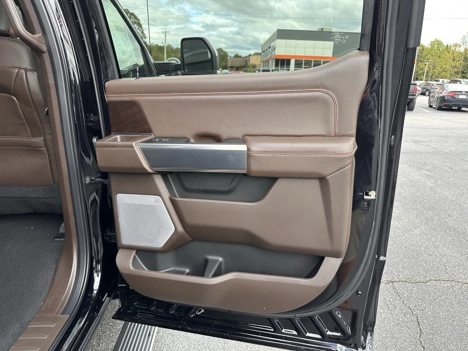 2026 Ford Super Duty 5th Gen - Image 18 of 21