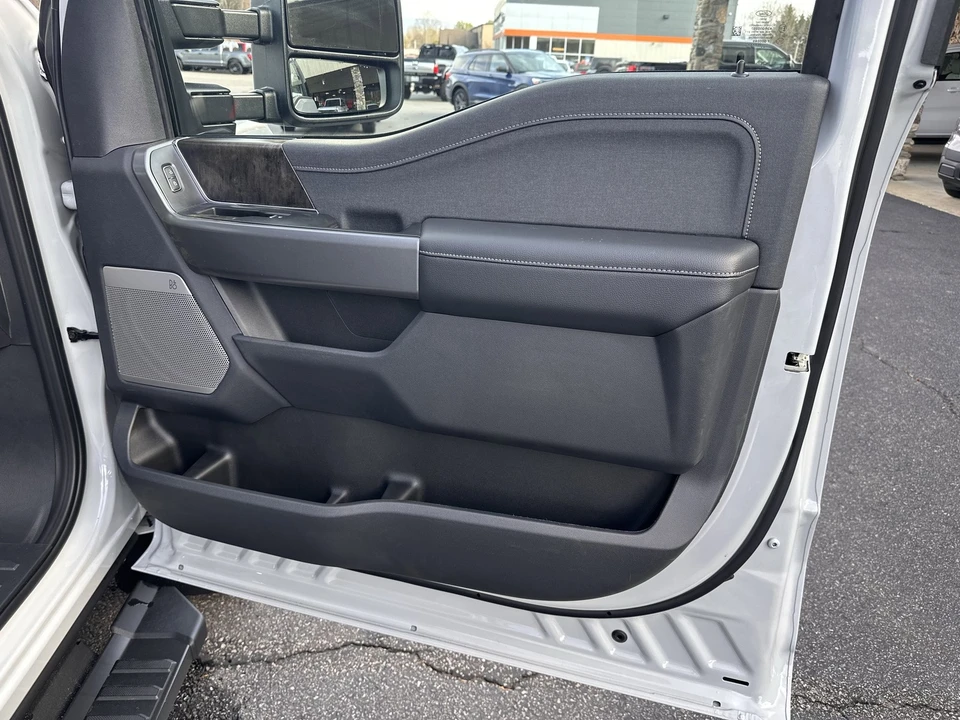 2026 Ford Super Duty 5th Gen - Image 14 of 21