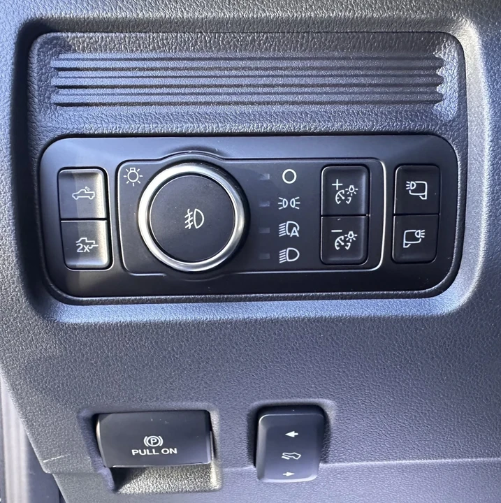 2026 Ford Super Duty 5th Gen - Image 19 of 21