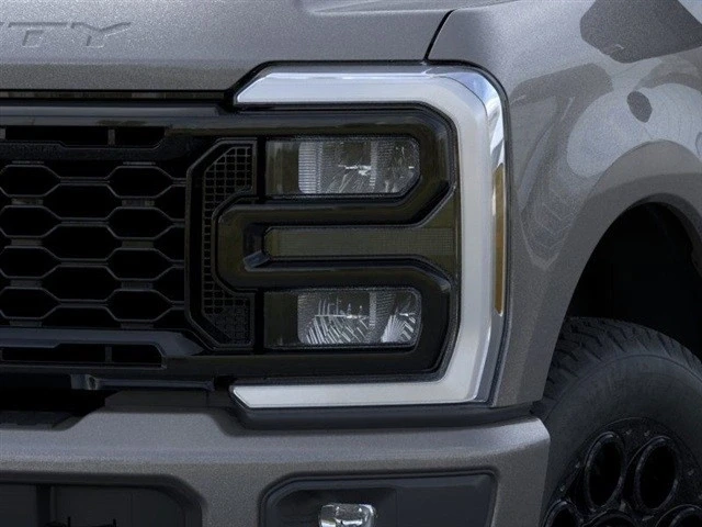 2026 Ford Super Duty 5th Gen - Image 18 of 21