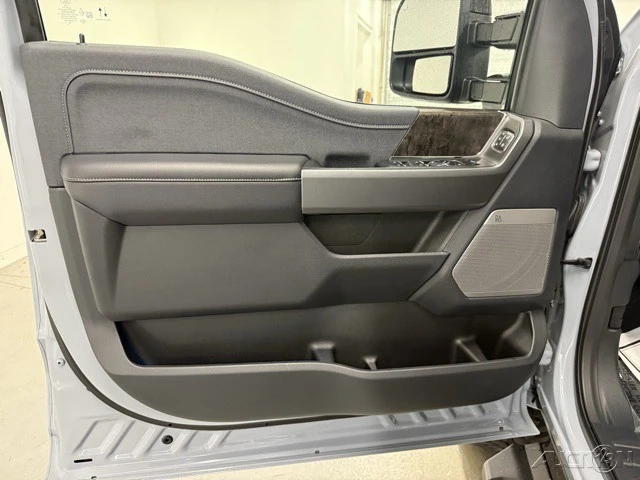 2026 Ford Super Duty 5th Gen - Image 12 of 20