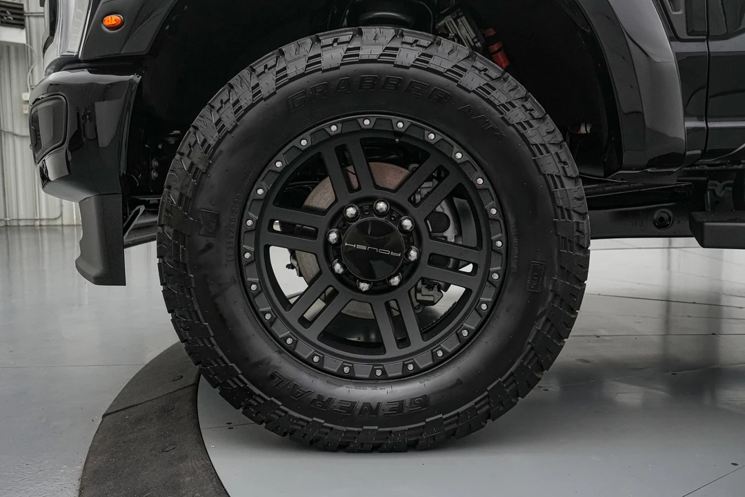 2026 Ford Super Duty 5th Gen - Image 13 of 31