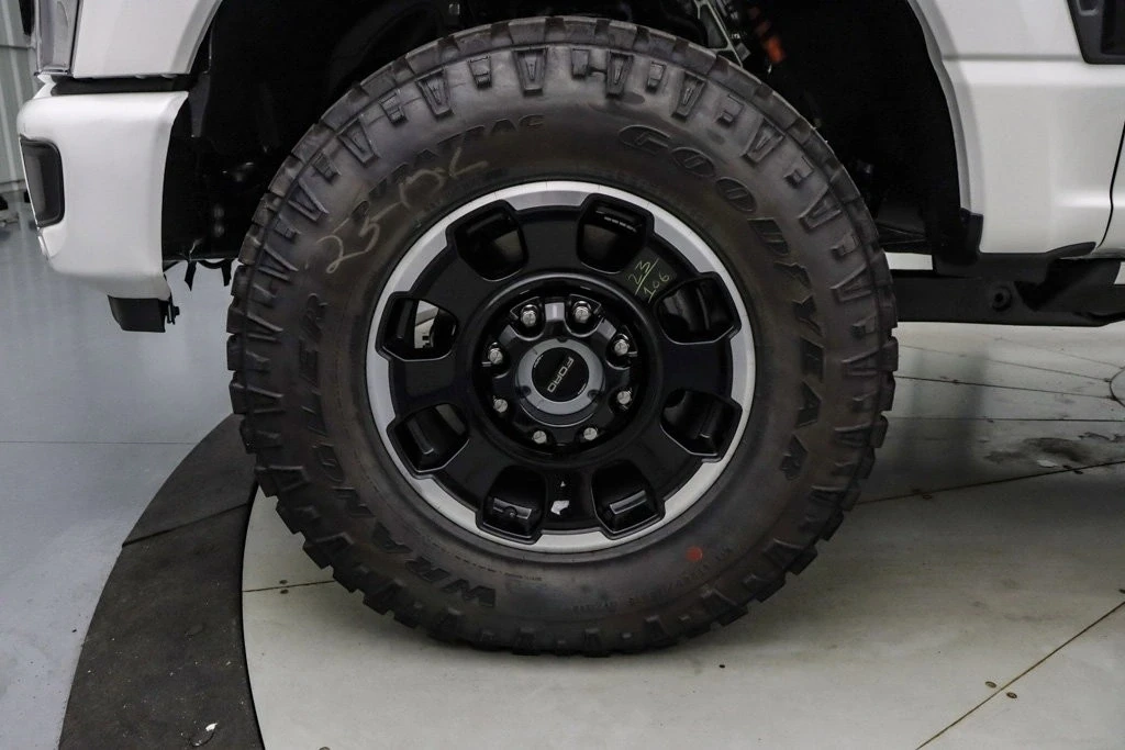 2026 Ford Super Duty 5th Gen - Image 13 of 21