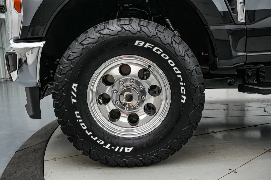 2026 Ford Super Duty 5th Gen - Image 13 of 21