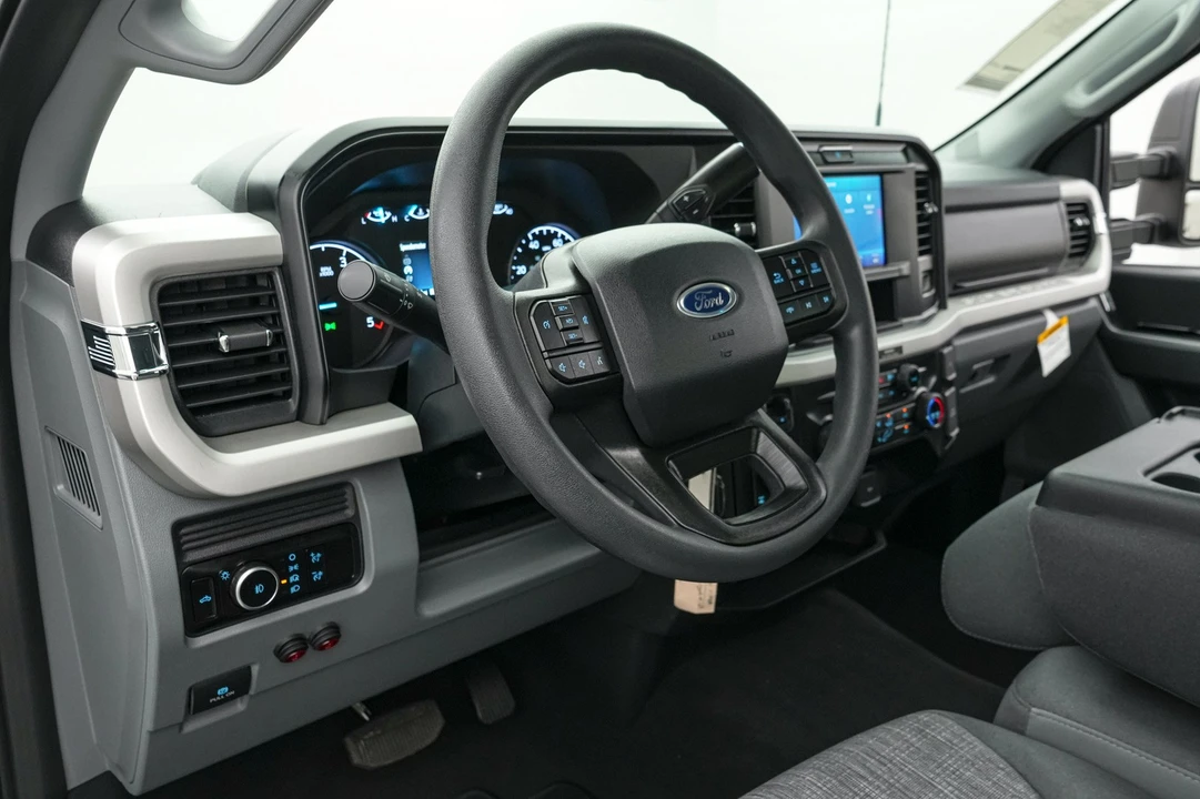2026 Ford Super Duty 5th Gen - Image 27 of 31