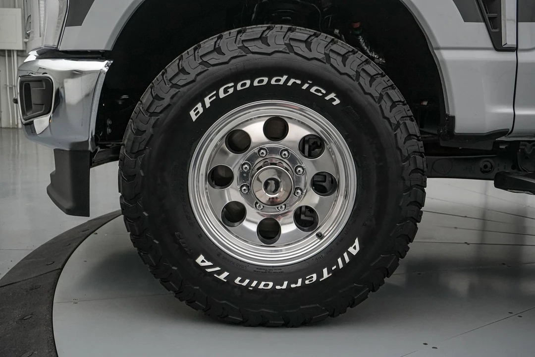 2026 Ford Super Duty 5th Gen - Image 14 of 31