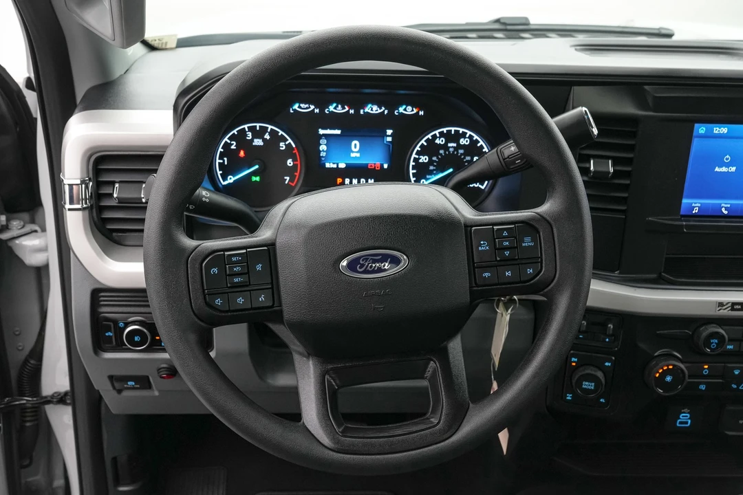 2026 Ford Super Duty 5th Gen - Image 29 of 31